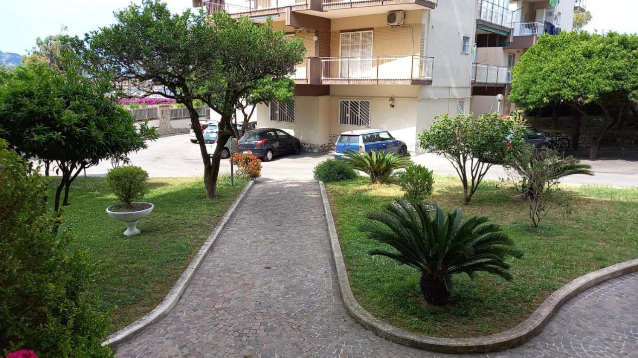 Domus Zagare - Wi-Fi Apartment Baia  ภายนอก รูปภาพ